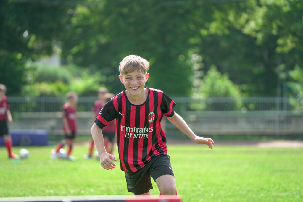 Giovani calciatori al Milan Junior Camp di Oderzo